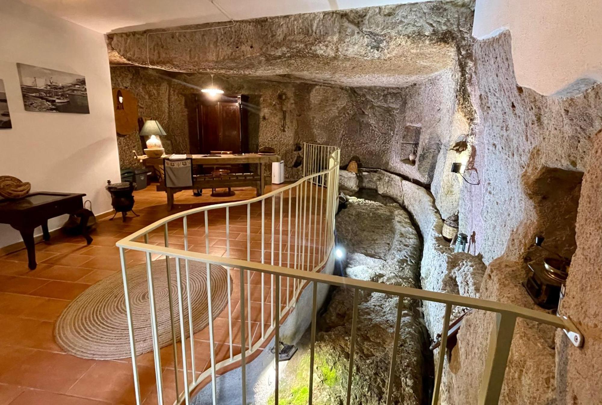 Sardinian Gallery Fonte Bosa Bagian luar foto