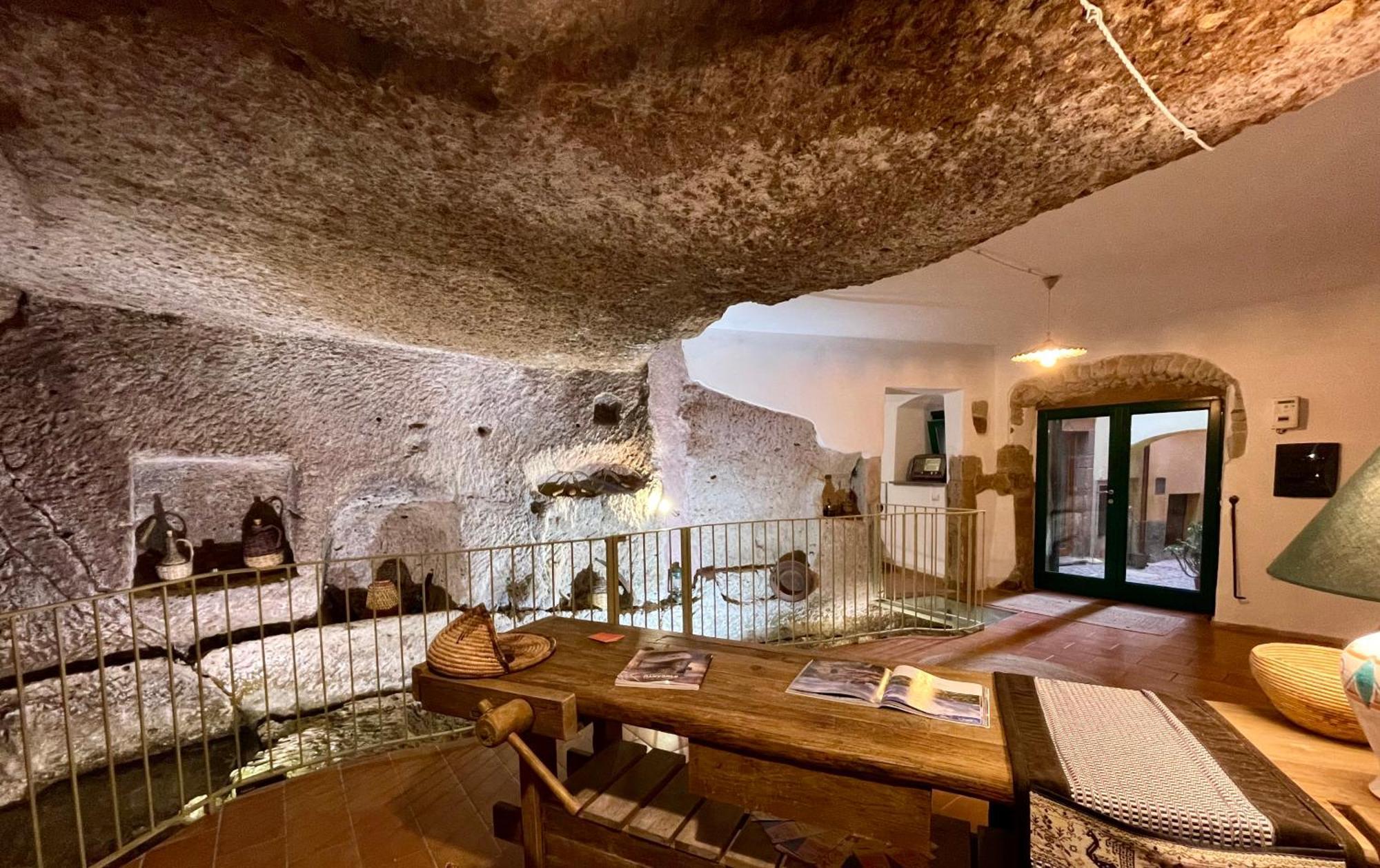 Sardinian Gallery Fonte Bosa Bagian luar foto